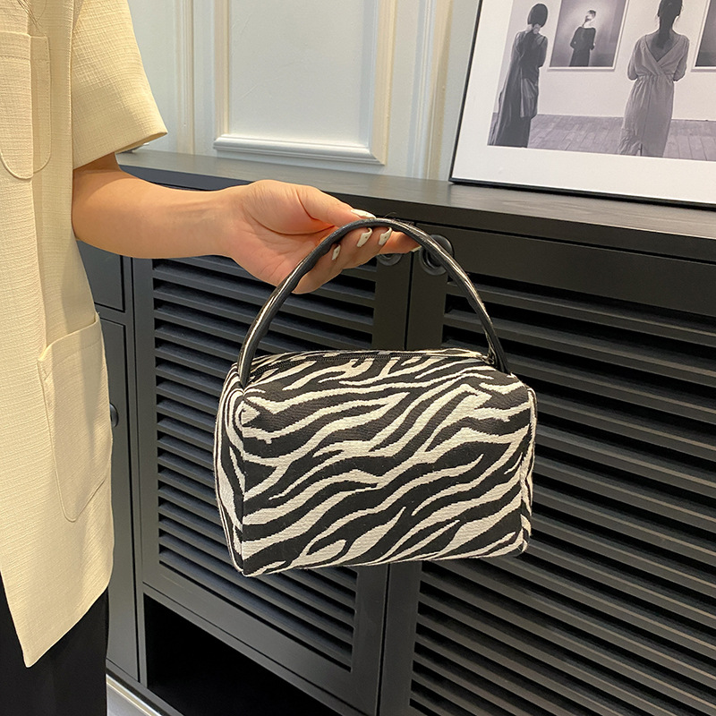 Sac de maquillage léopard de l - Luxury Skincare Makeup avis et prix